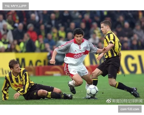 斯图加特球员克拉马里奇贡献3次助攻 中场组织作用明显